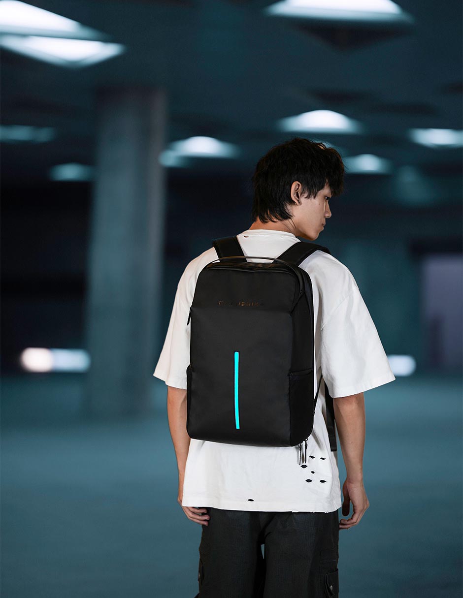 Mochila con portalaptop para hombre 8