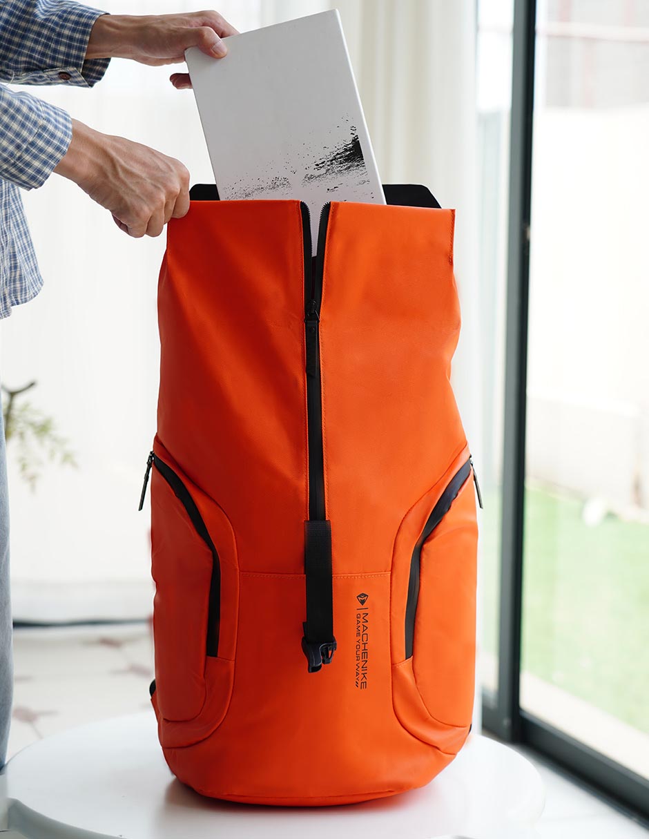 Mochila con portalaptop impermeable para hombre 11