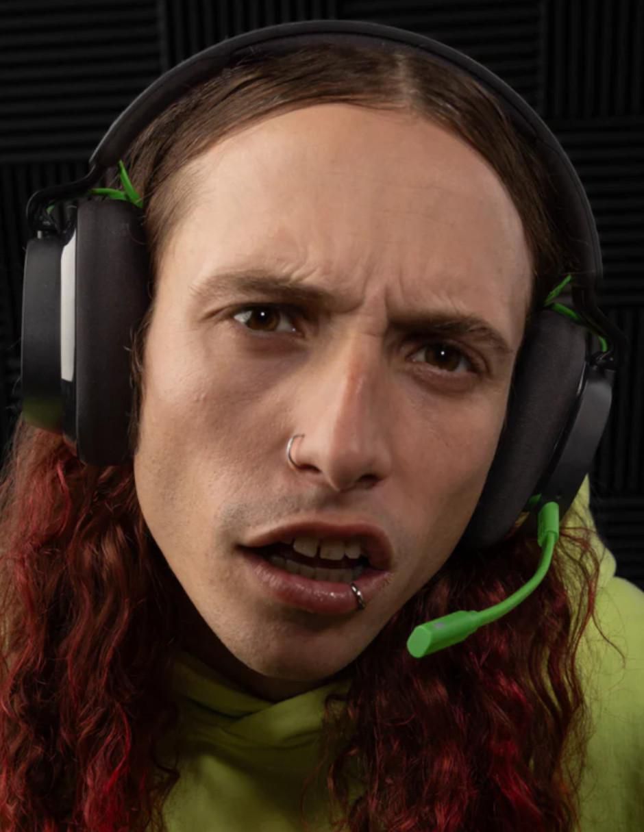 Audífonos gamer alámbricos e inalámbricos 3