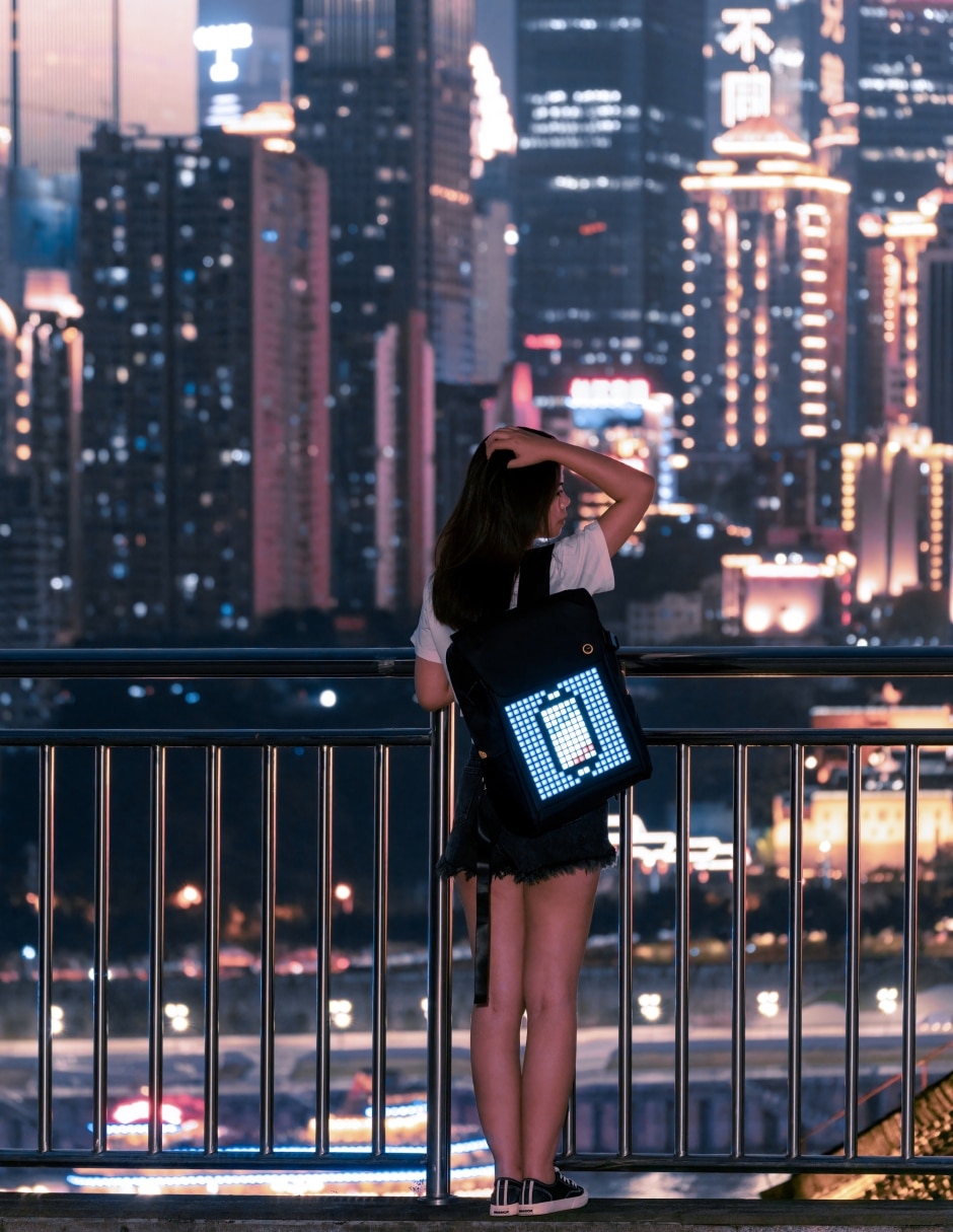 Mochila con pantalla Led casual impermeable unisex 16
